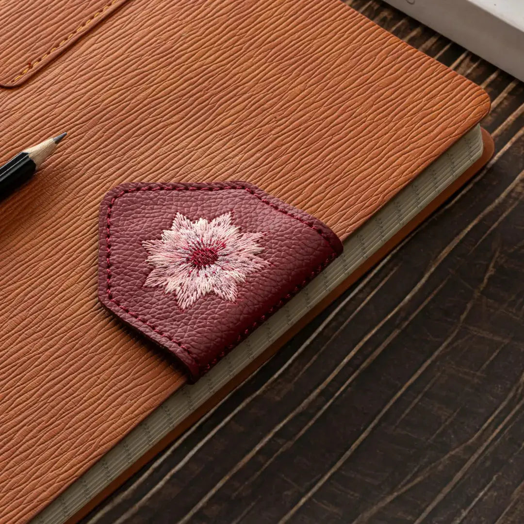 Leauni Personalized Embroidery Magnetic Leather Bookmark (Best Gift For Book Lover) Leauni