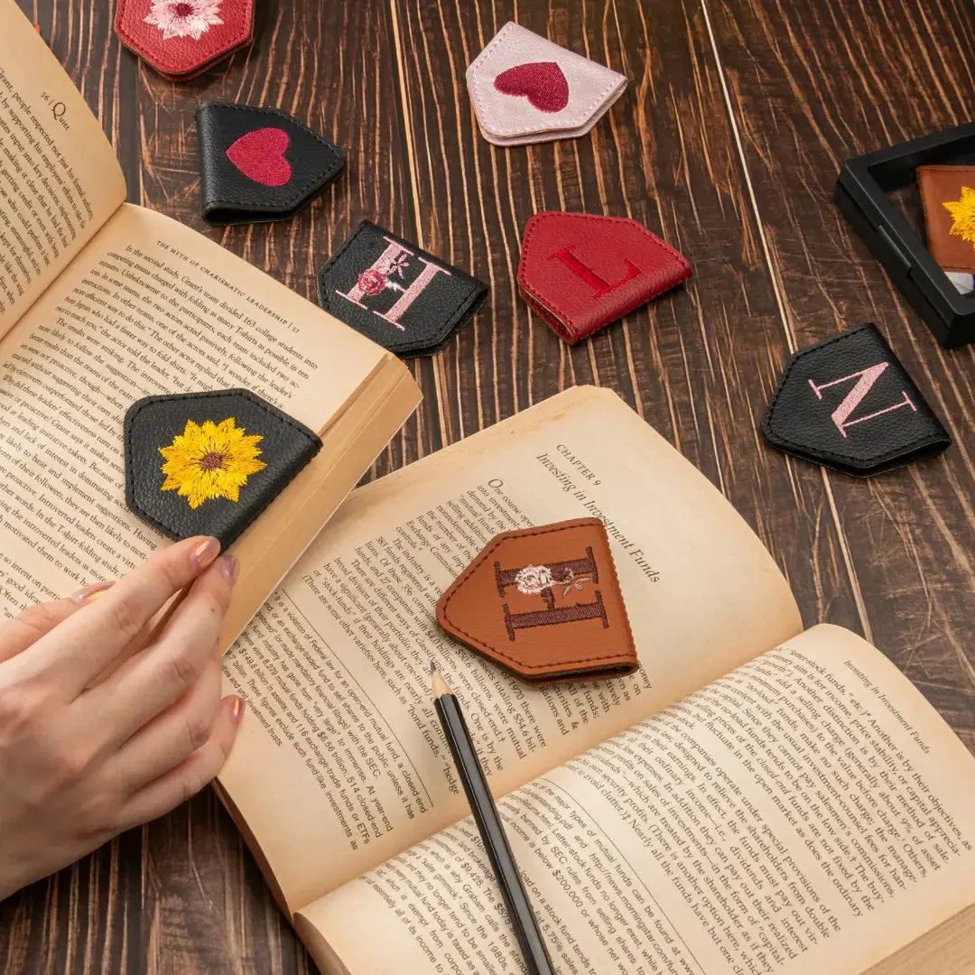 Leauni Personalized Embroidery Magnetic Leather Bookmark (Best Gift For Book Lover) Leauni