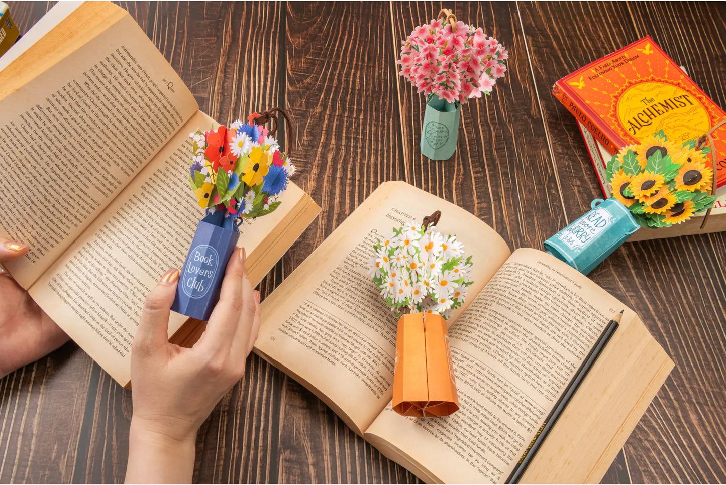 Leauni Elegant Flower Bouquet 3D Pop-up Bookmark - New Pop-Mark (Best Gift For Book Lover) Leauni