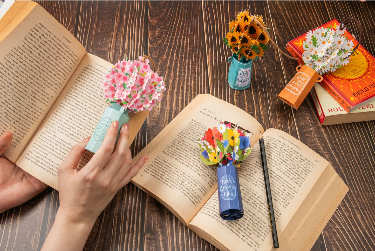 Leauni Elegant Flower Bouquet 3D Pop-up Bookmark - New Pop-Mark (Best Gift For Book Lover) Leauni