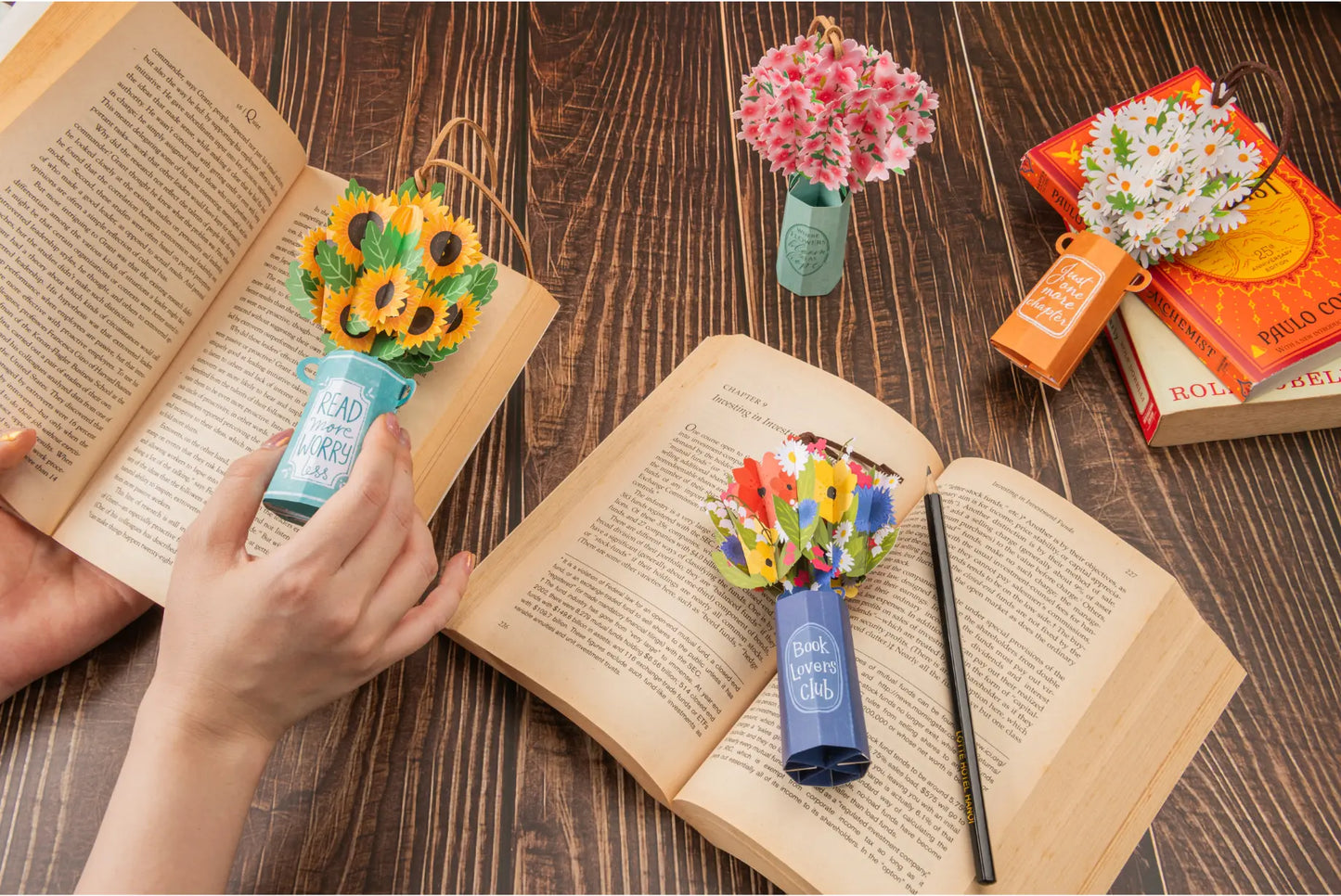 Leauni Elegant Flower Bouquet 3D Pop-up Bookmark - New Pop-Mark (Best Gift For Book Lover) Leauni