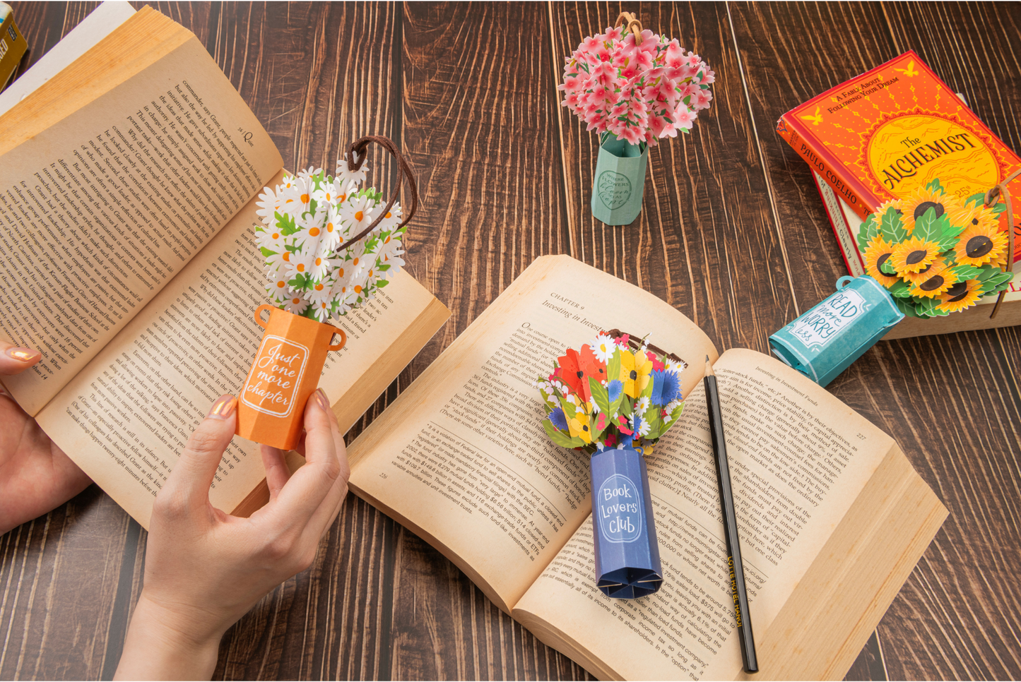 Leauni Elegant Flower Bouquet 3D Pop-up Bookmark - New Pop-Mark (Best Gift For Book Lover)